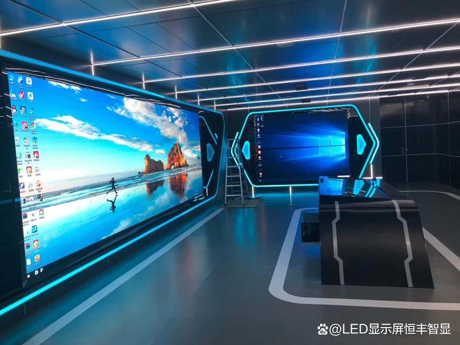 这种兼具装饰性与功能性的创新产品,正在改变我们对传统镜子和显示